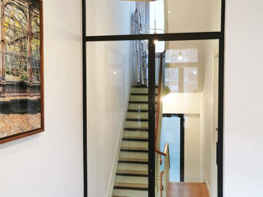 porte et cloison vitrée